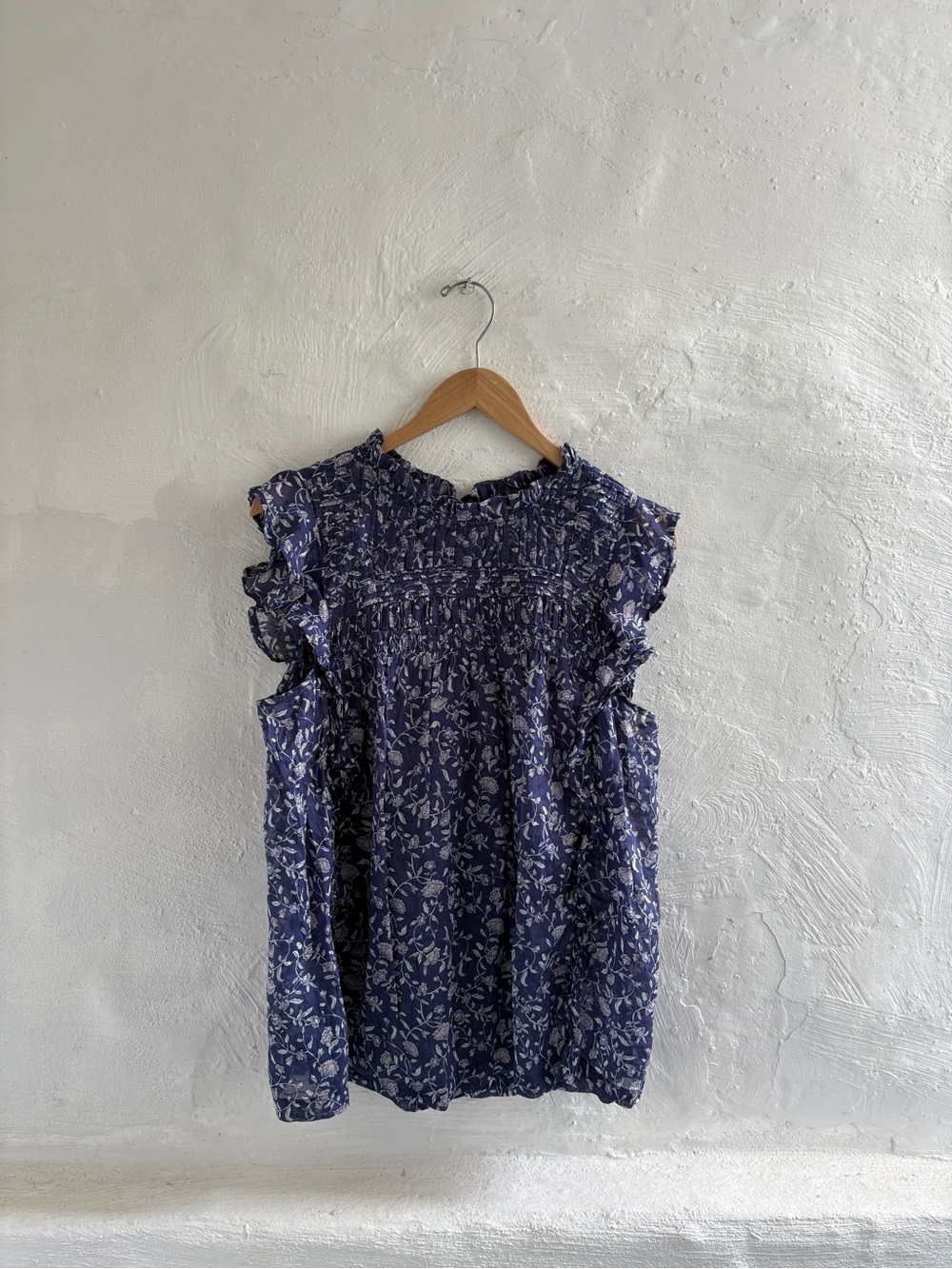 BeachLunchLounge ruffled floral blouse size large
